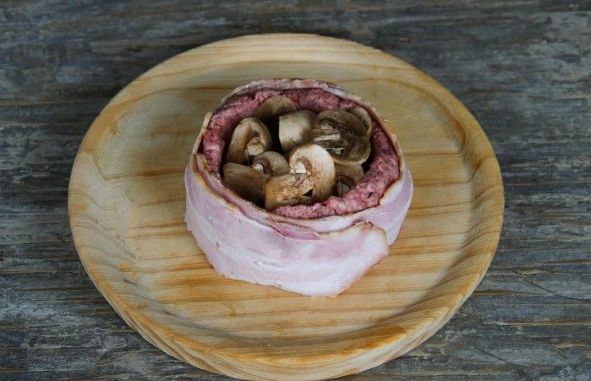 Чизбургер с беконом и грибами